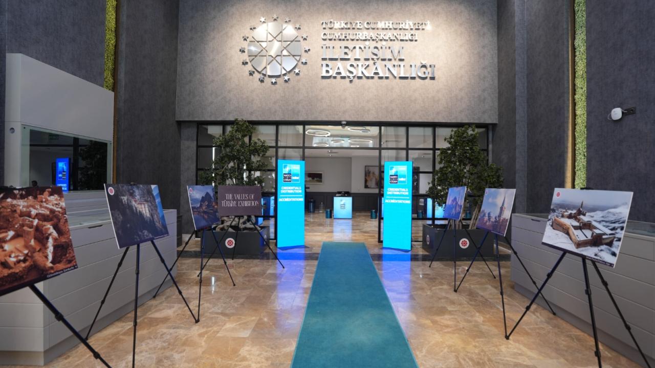 NATO Zirvesi'nde Türkiye'yi tanıtan sergiler ziyaretçilerin beğenisine açıldı
