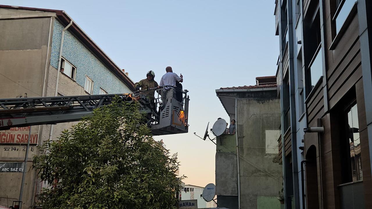 İstanbul'da 5 katlı binada korku dolu anlar: 7 kişi kurtarıldı