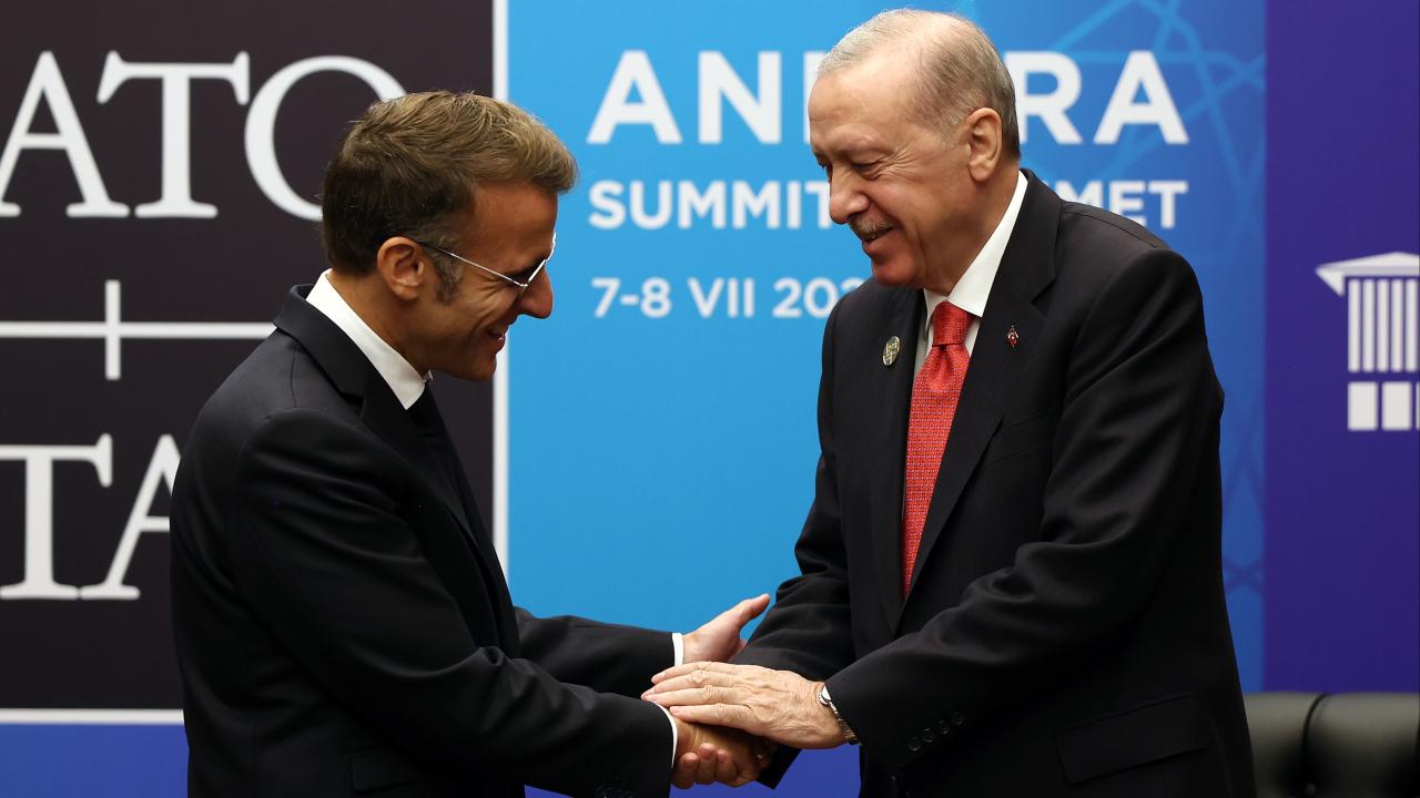 Macron: Cumhurbaşkanı Erdoğan ile görüşmemiz yapıcı geçti