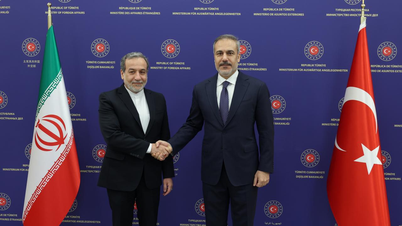 Bakan Fidan, İran Dışişleri Bakanı Arakçi ile telefonda görüştü