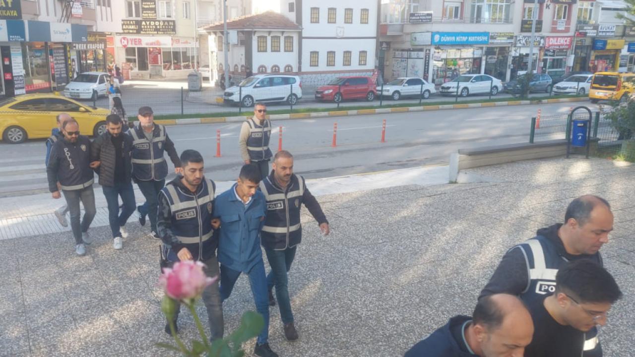 Ankara merkezli geniş kapsamlı narkotik operasyonu: 63 şüpheli yakalandı