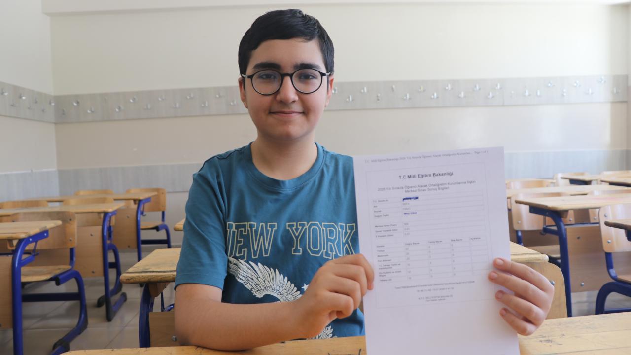 LGS şampiyonu Fırat'ın hedefi büyük: "Yerli ve milli projeler için mühendis olmak istiyorum"