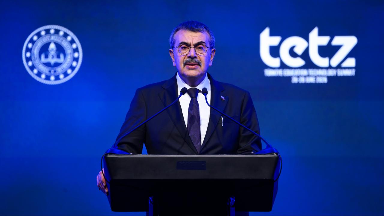 Bakan Tekin: Teknolojiyi etik değerlerle kullanan nesiller yetiştirmeyi hedefliyoruz