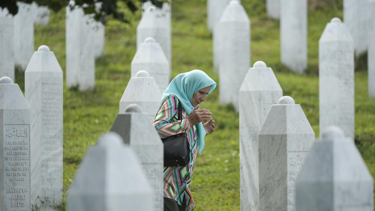 Srebrenitsa Soykırımı'nın 31. yılı Bosna Hersek'te düzenlenen törenle anıldı