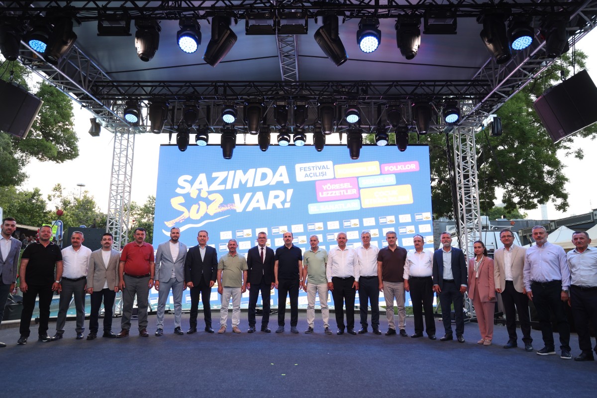 Başkan Altay, Konya Kültür Günleri'nde vatandaşlarla bir araya geldi
