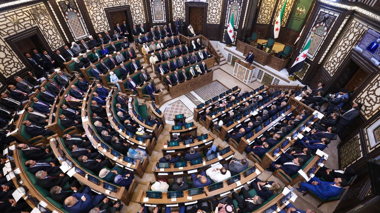 Suriye'de yeni Halk Meclisi ilk oturumunu gerçekleştirdi