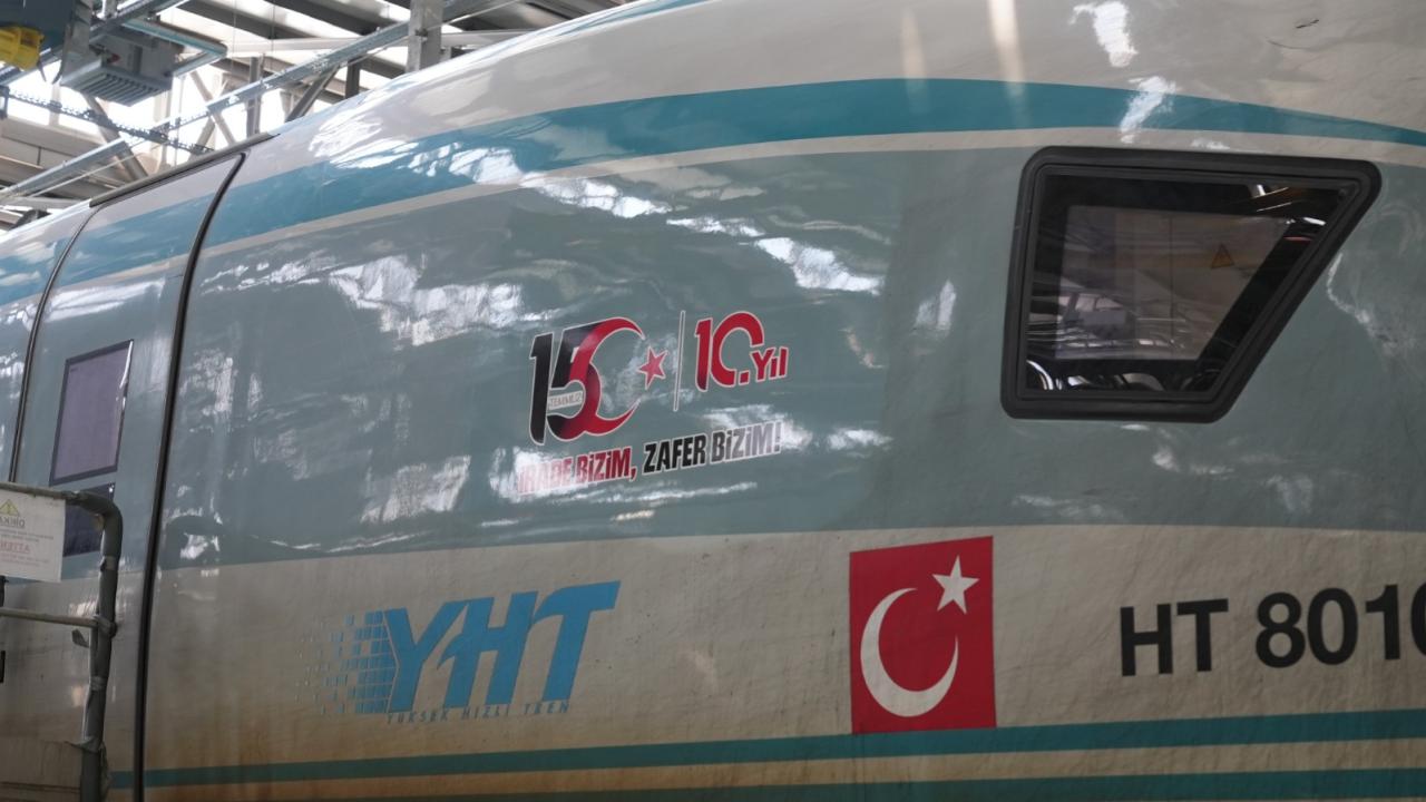 15 Temmuz'un 10. yılına özel logolu YHT'ler iki ay boyunca sefer yapacak