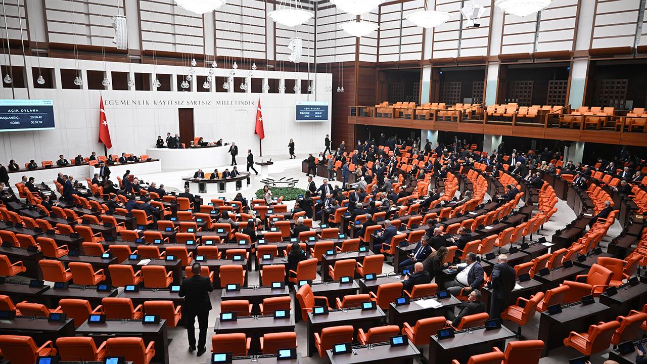 TBMM Komisyonunda Emekli aylığı, PTT personeli ve kültür alanında kanun teklifi kabul edildi