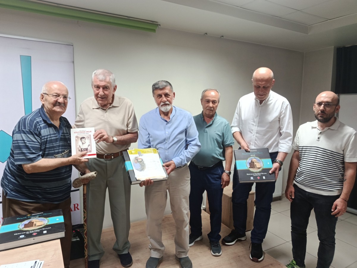 Konya Aydınlar Ocağı'ndan Süleyman Okur için Saygı Gecesi