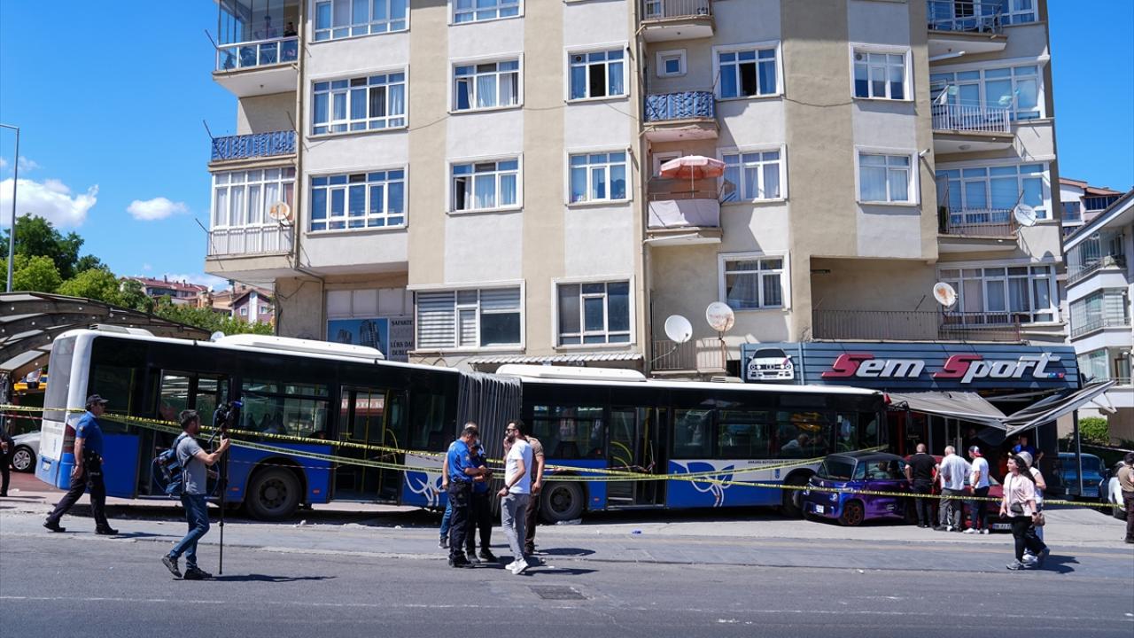 Ankara'da kontrolden çıkan EGO otobüsü iş yerine daldı: 5 yaralı