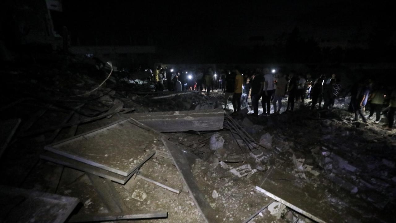 İsrail ordusu Gazze'nin farklı bölgelerine hava saldırıları düzenledi