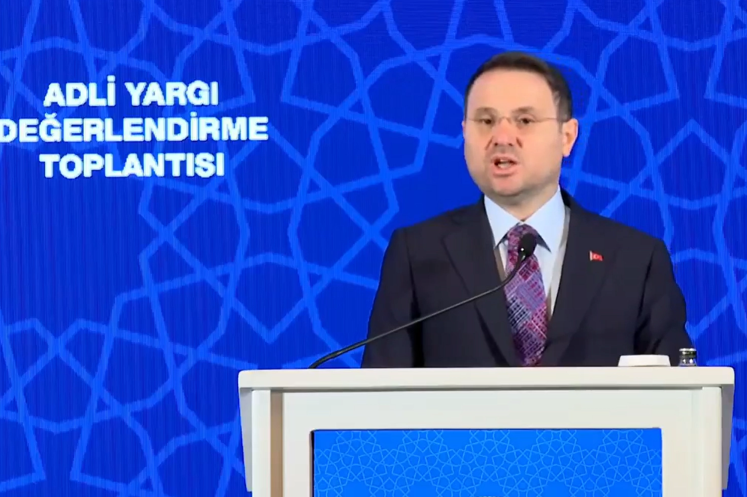 Bakan Gürlek: Toplanan bağışların kullanımı şeffaf şekilde açıklanmalı