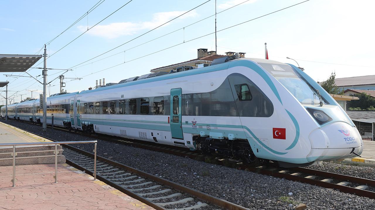 Milli Elektrikli Tren setleri 22 Temmuz'da Uzunköprü-Halkalı hattında hizmete başlayacak
