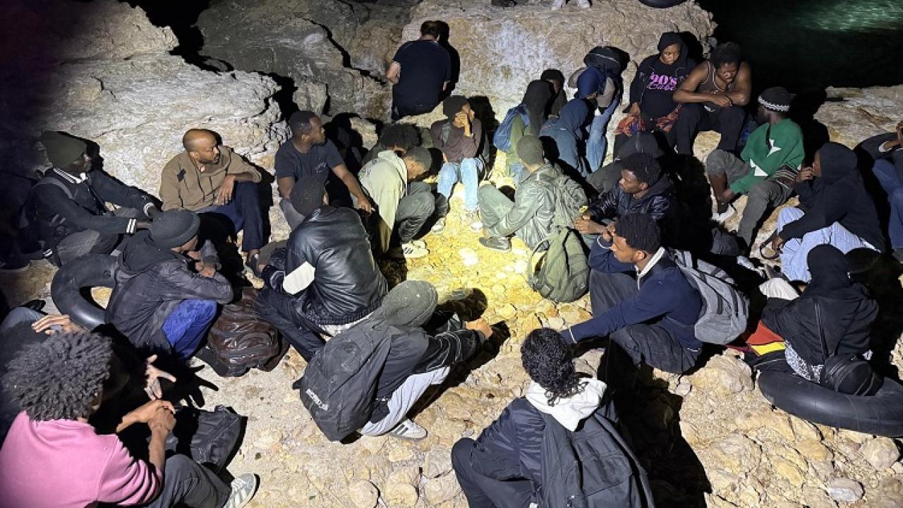 Ege'de düzensiz göç operasyonu: 39 göçmen yakalandı, 8 kişi kurtarıldı