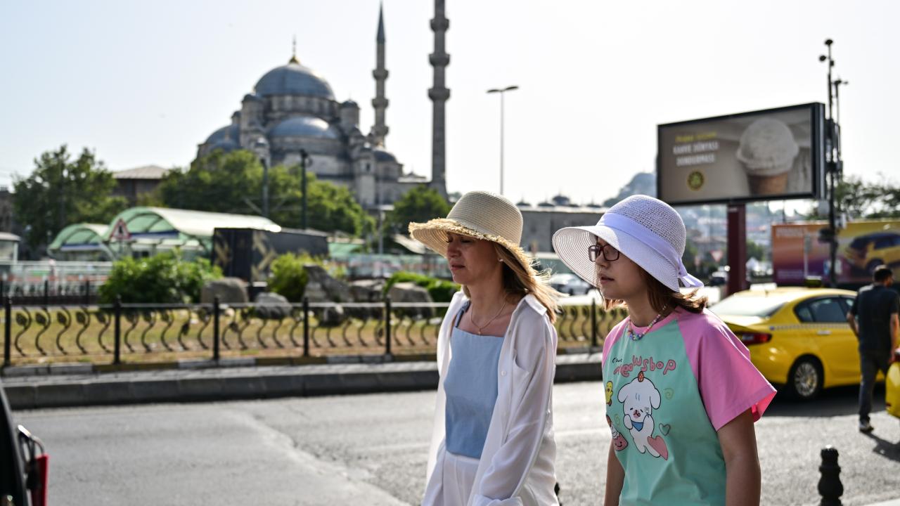 Sıcak hava etkisini sürdürüyor: İstanbul'da termometreler 36 dereceyi gösterecek