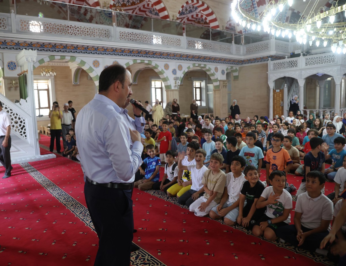 Başkan Altay, yaz Kur'an kursundaki öğrencilerle bir araya geldi