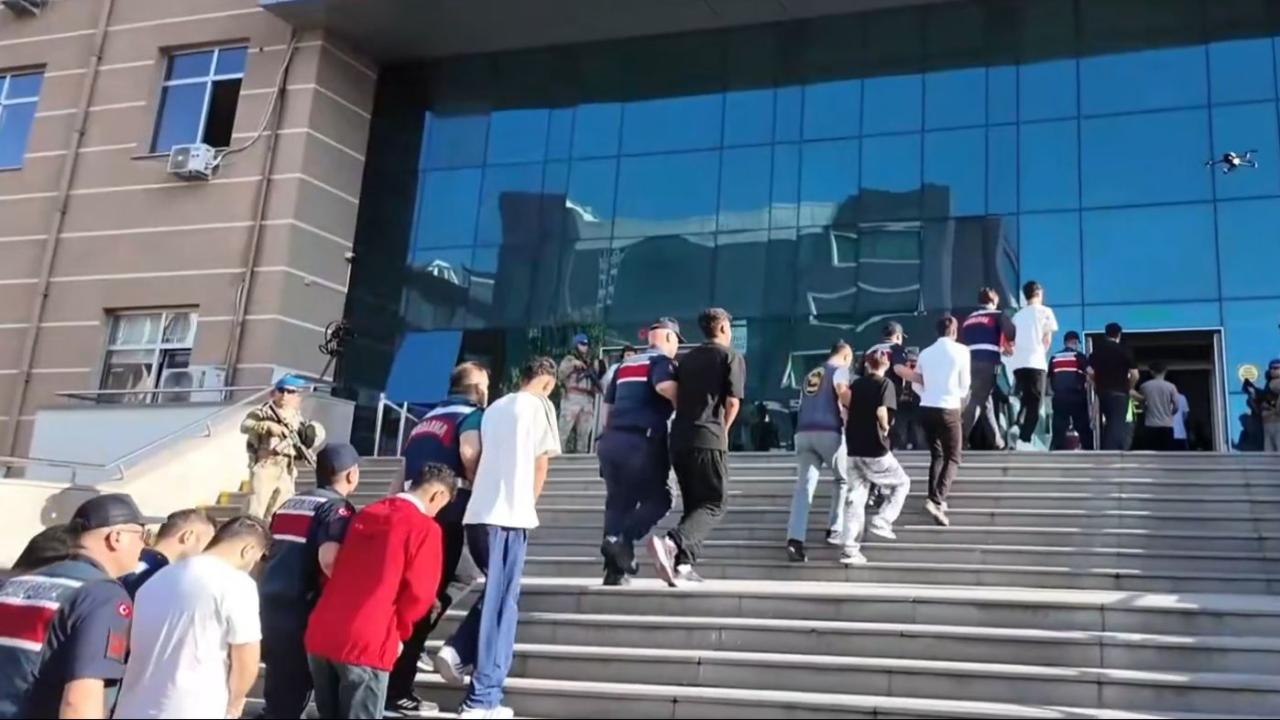 12 ilde organize suç örgütlerine operasyon: 127 şüpheli yakalandı