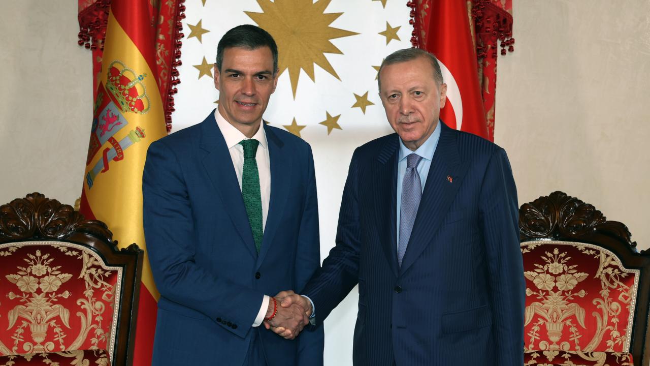 Cumhurbaşkanı Erdoğan, İspanya Başbakanı Pedro Sanchez ile Telefonda Görüştü