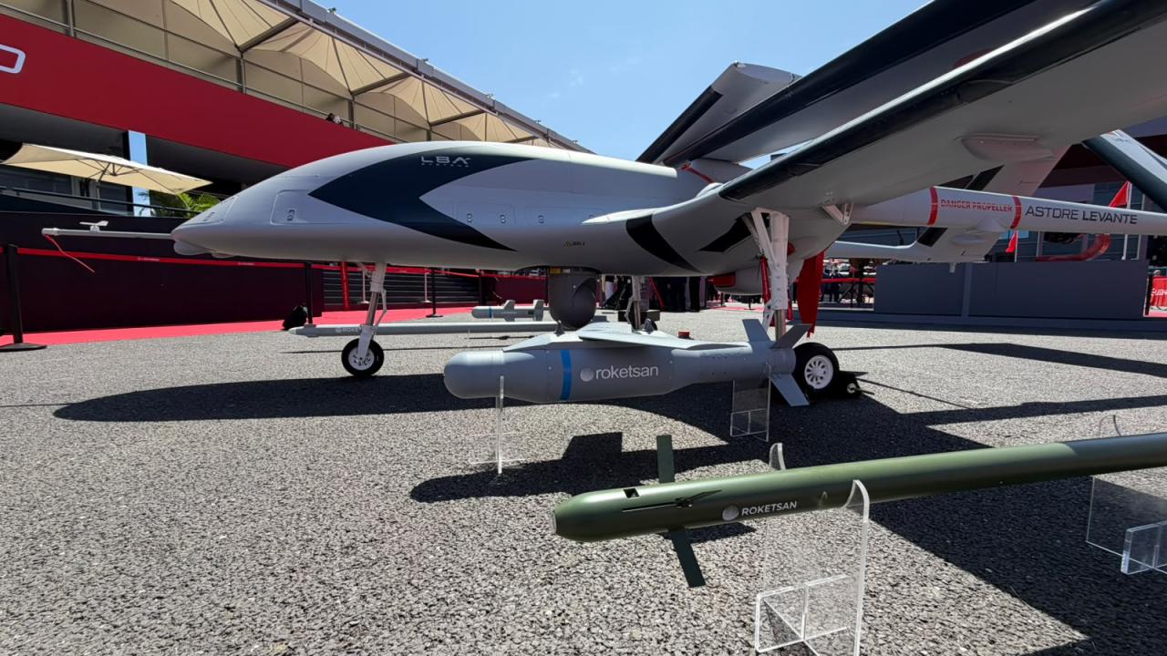 Baykar ve Leonardo Ortak Üretim İHA'sını Farnborough'da Tanıttı