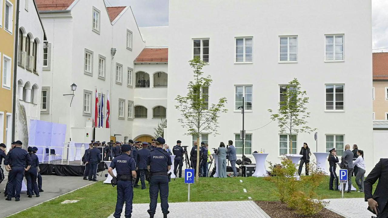 Avusturya, Hitler'in doğduğu binayı polis karakolu olarak hizmete açtı