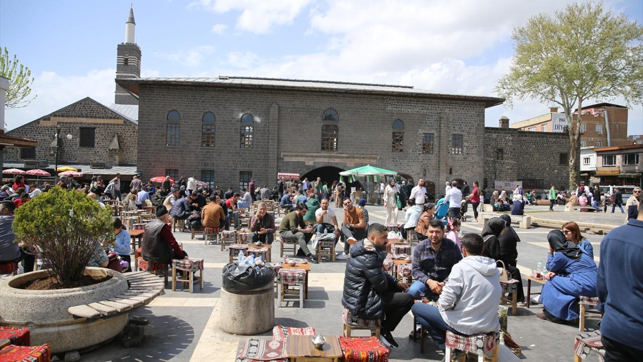 Yerli turistlerin ilk çeyrek harcamalarında aile ziyareti ve tatil öne çıktı