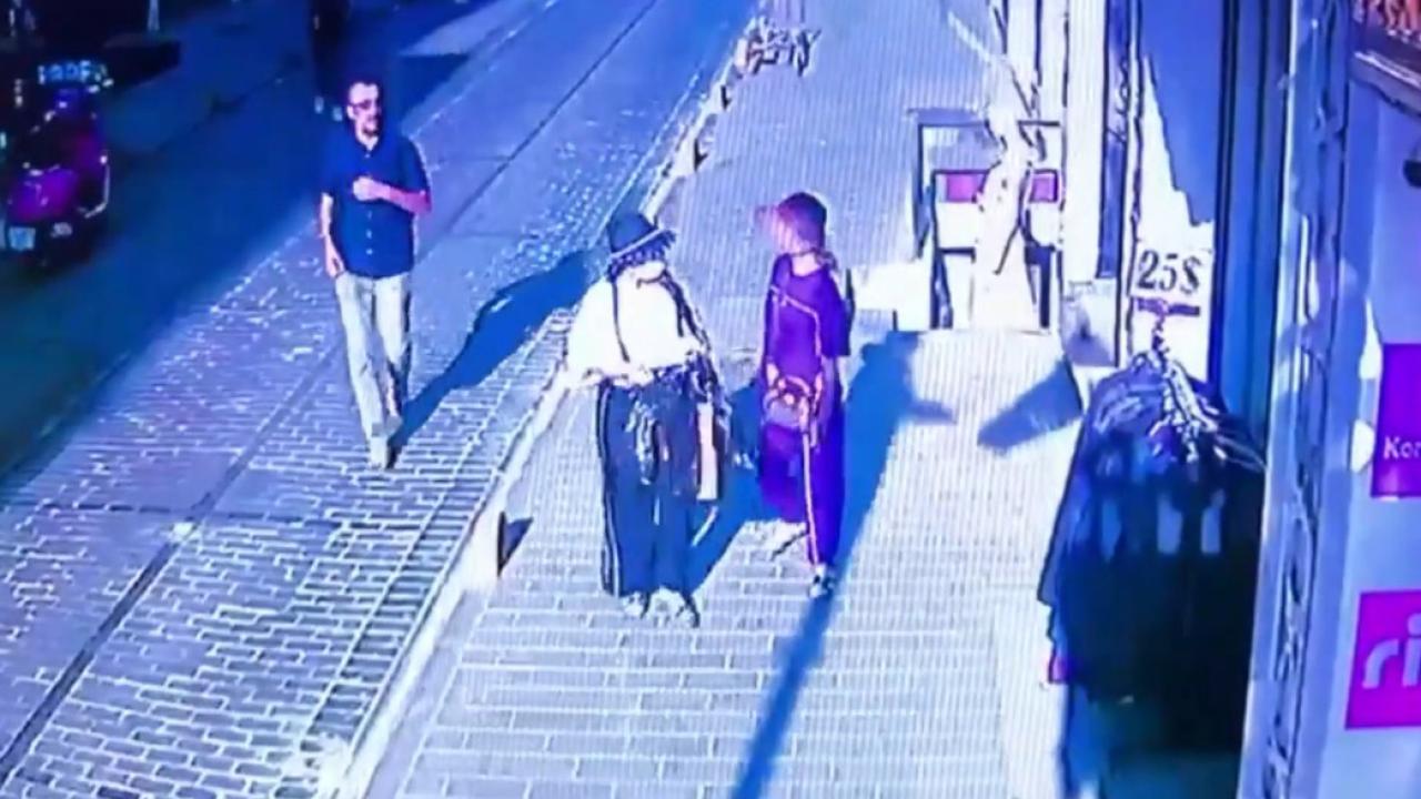 Turistlerin cüzdanını çalan iki çocuk yakalandı, 287 suç kaydı ortaya çıktı