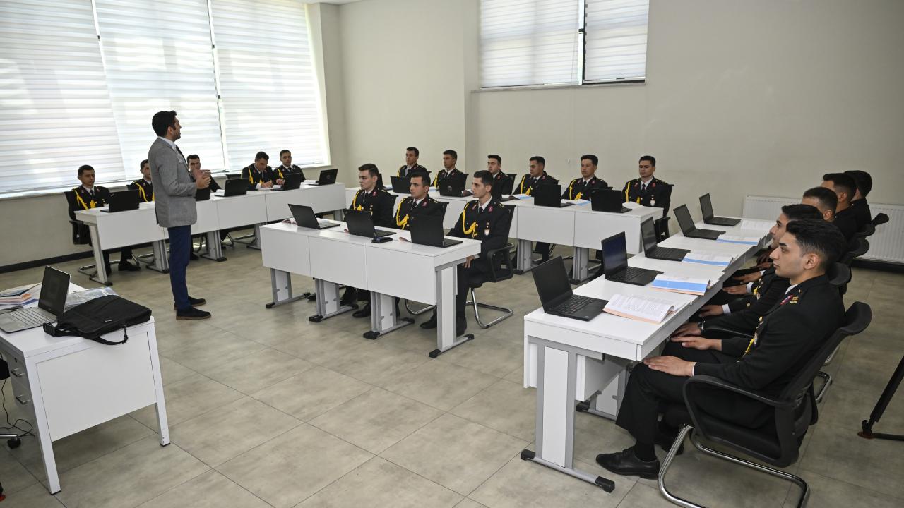 Jandarma ve Sahil Güvenlik Akademisi öğrenci alımı için başvurular devam ediyor