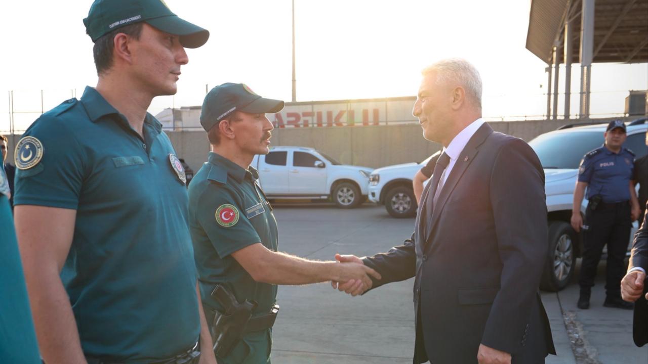 Bakan Bolat Habur Sınır Kapısı'nda incelemelerde bulundu