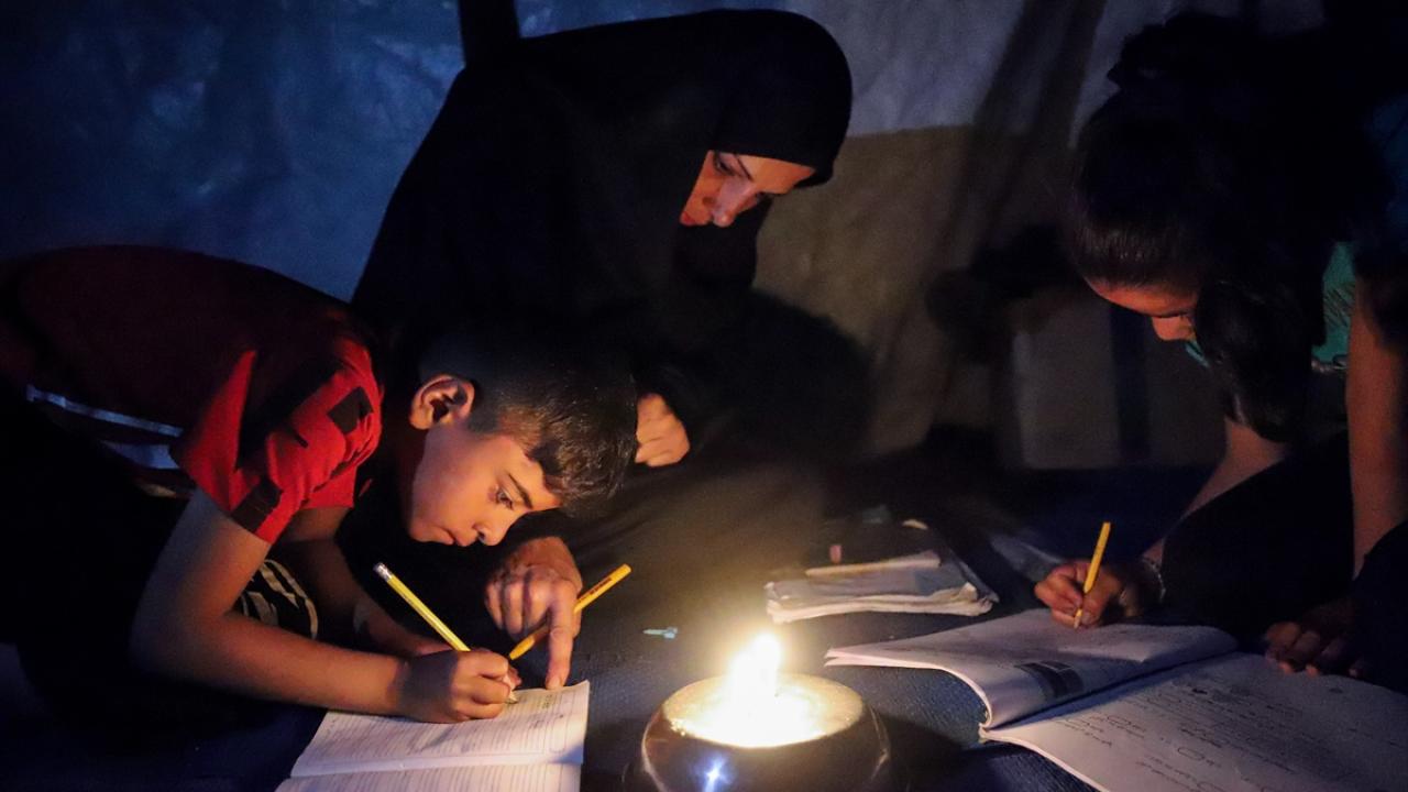Gazze'de elektrik krizi: Filistinlilerin 3 yıldır süren karanlıkla mücadelesi