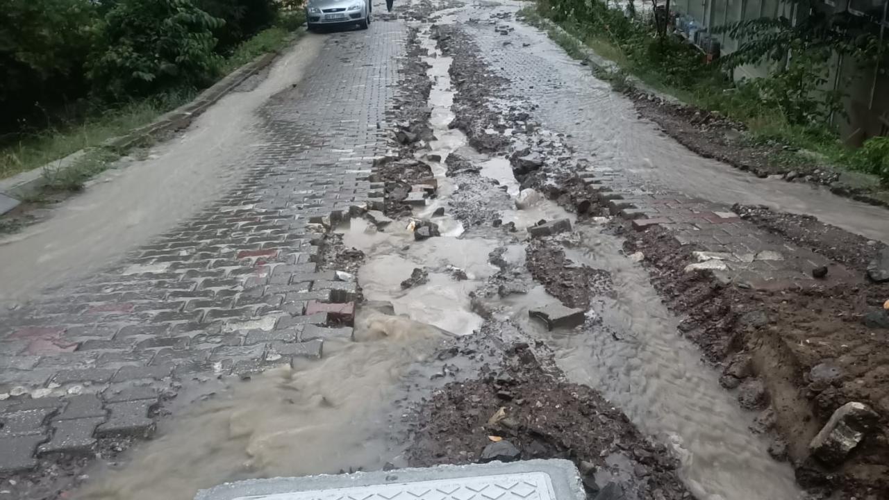 Kastamonu’da şiddetli sağanak su baskınlarına yol açtı