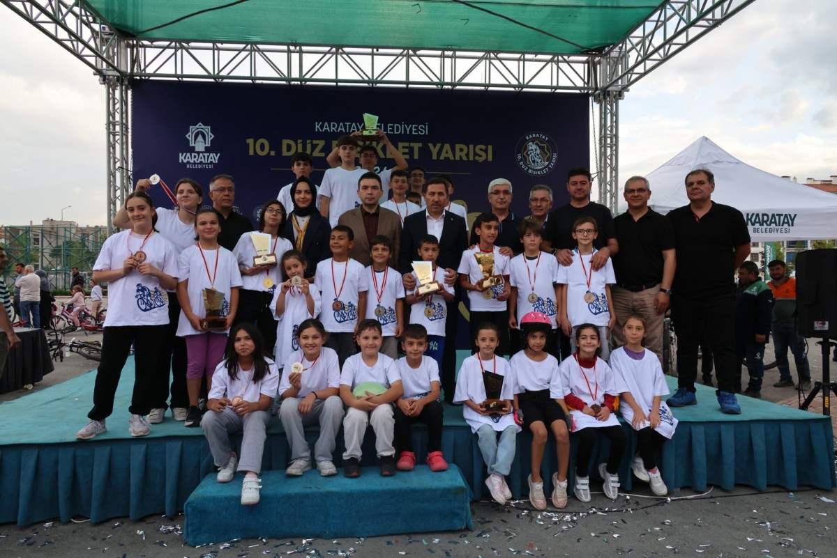 Karatay’daki 10. Düz Bisiklet Yarışı’nda yüzlerce sporcu pedal çevirdi
