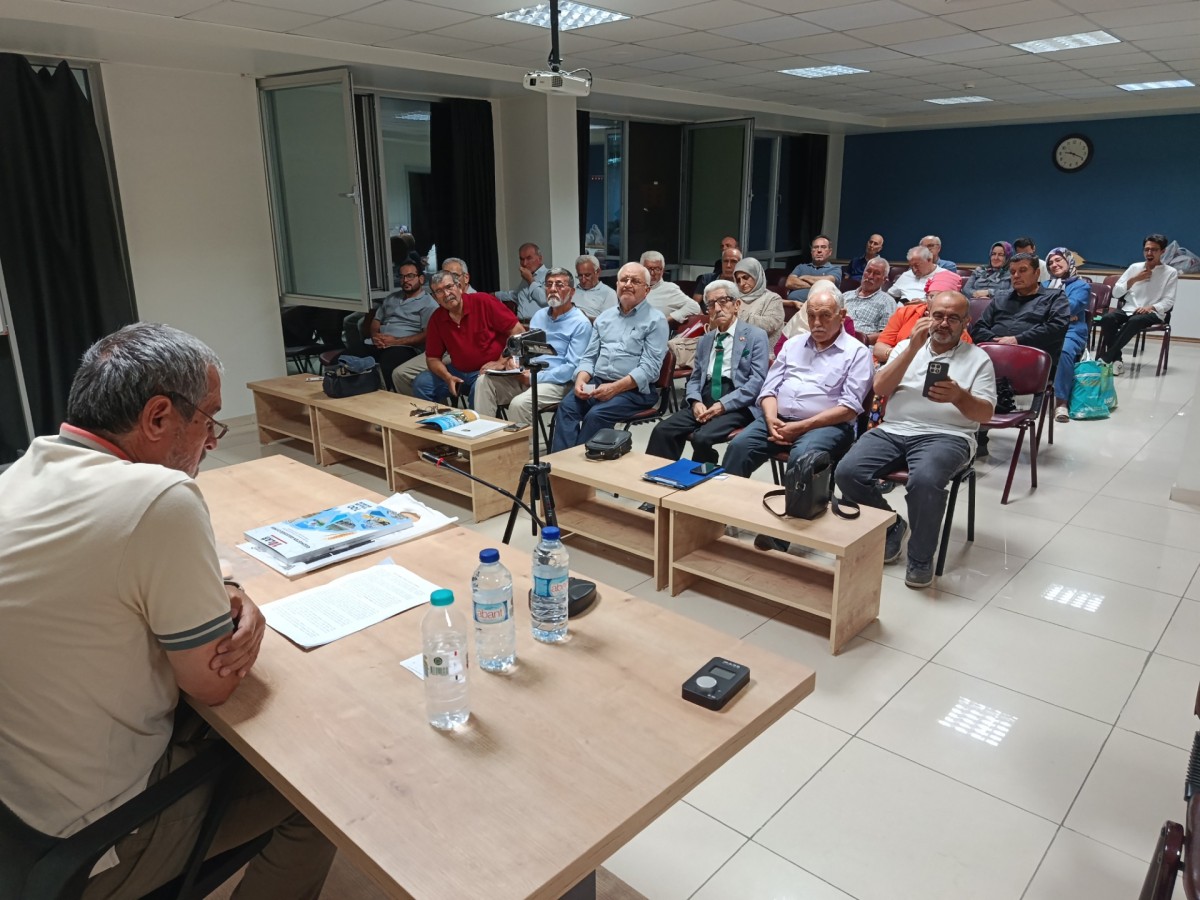 Gazeteci-yazar Sadık Gökce, Konya'da Dede Korkut'u anlattı