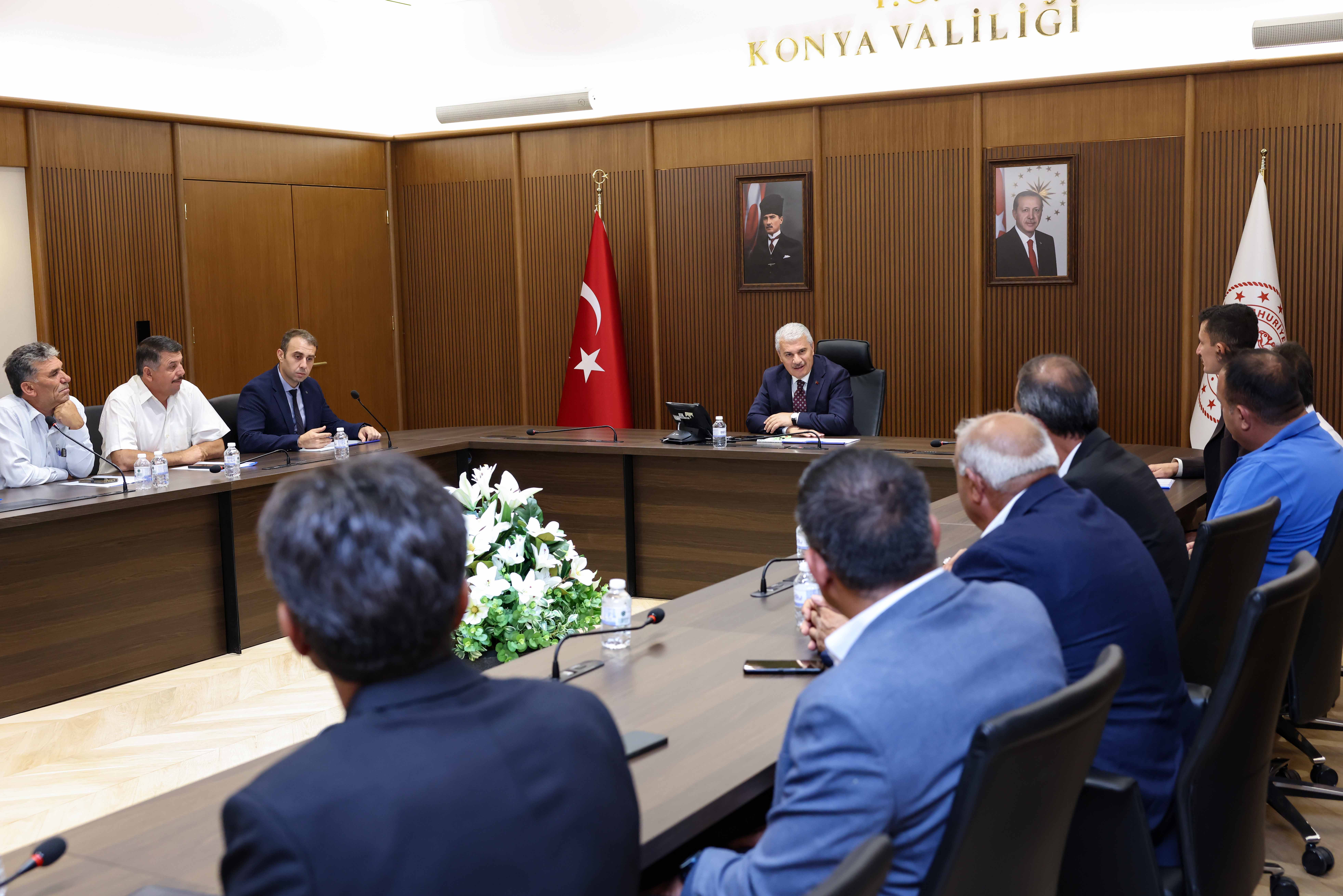 Vali İbrahim Akın muhtarlarla bir araya geldi: Mahallelerin ihtiyaçları görüşüldü - Detay görseli 1