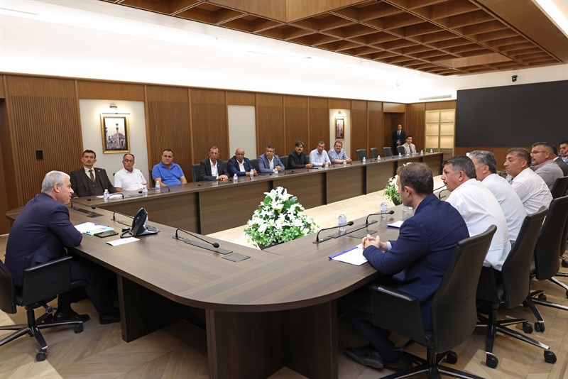 Vali İbrahim Akın muhtarlarla bir araya geldi: Mahallelerin ihtiyaçları görüşüldü - Detay görseli 2