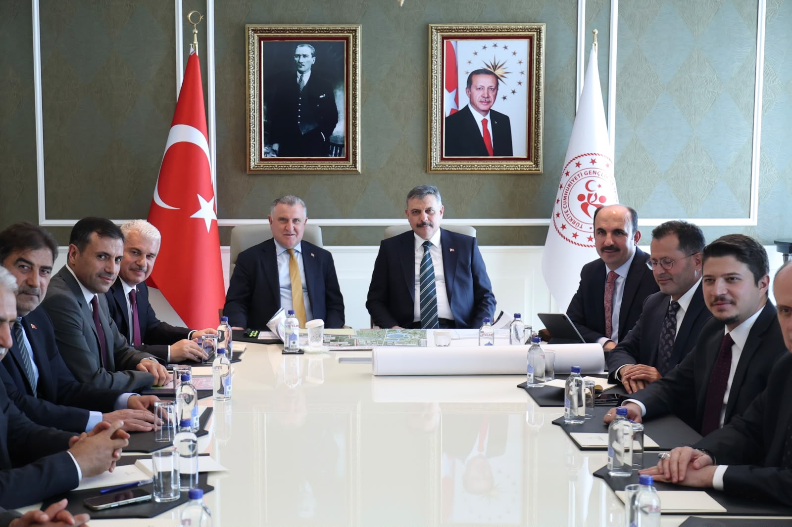 Konya heyeti, gençlik ve spor yatırımlarını Bakan Osman Aşkın Bak ile değerlendirdi - Detay görseli 1