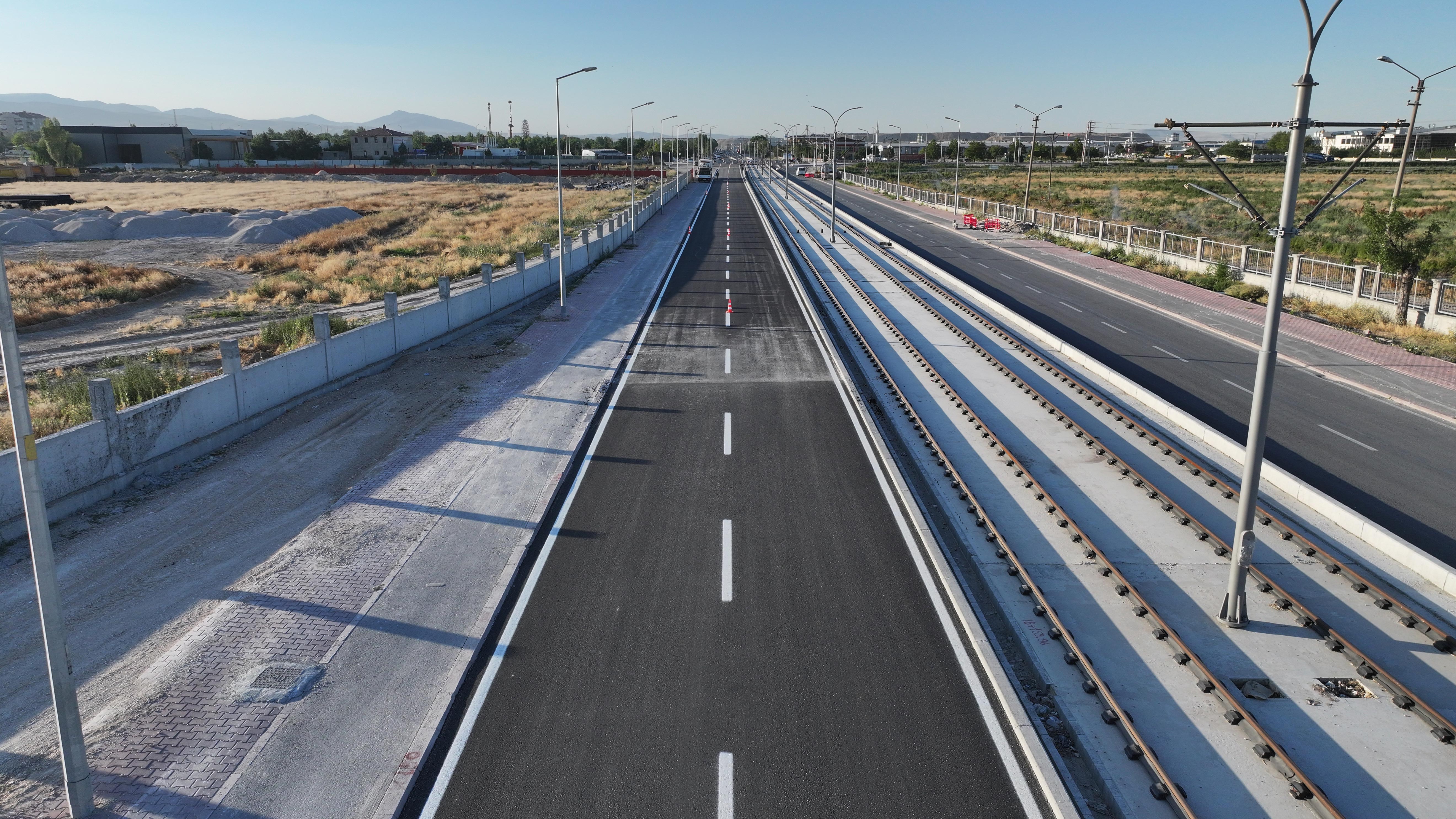 Şehir Hastanesi-Yeni Sanayi Tramvay Hattı güzergahında yol yenileme çalışmalarını tamamlandı - Detay görseli 1