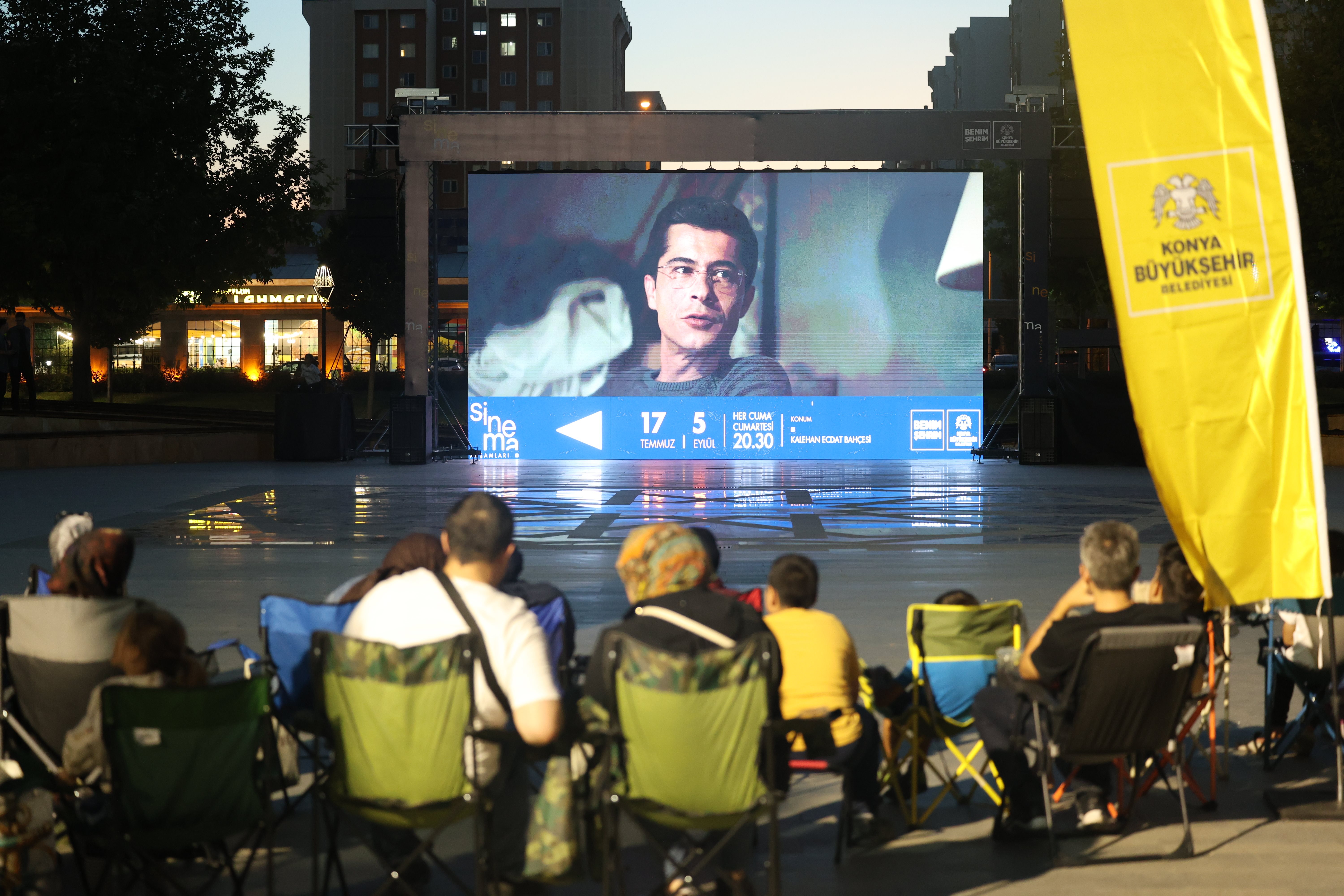 Konya’da açık hava sinema keyfi: “Sinema Akşamları” 5 Eylül’e kadar sürecek - Detay görseli 1